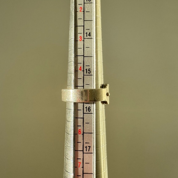 Gucci Sterling Silver Trademark Plaque Logo Ring, Made in Italy, Size 5 - Picture 3 of 3